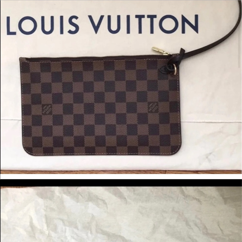 Never full pocket pouch 💯 Authentic
